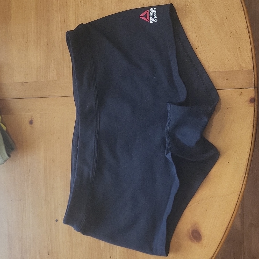 Reebok size L black CrossFit short